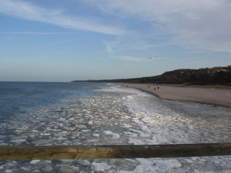 Eisschollen an der Ostsee